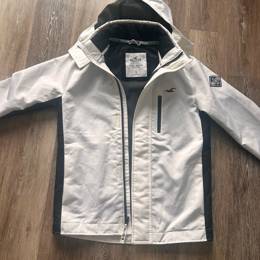 Hollister All-Weather Snow Jacket – Men’s Small